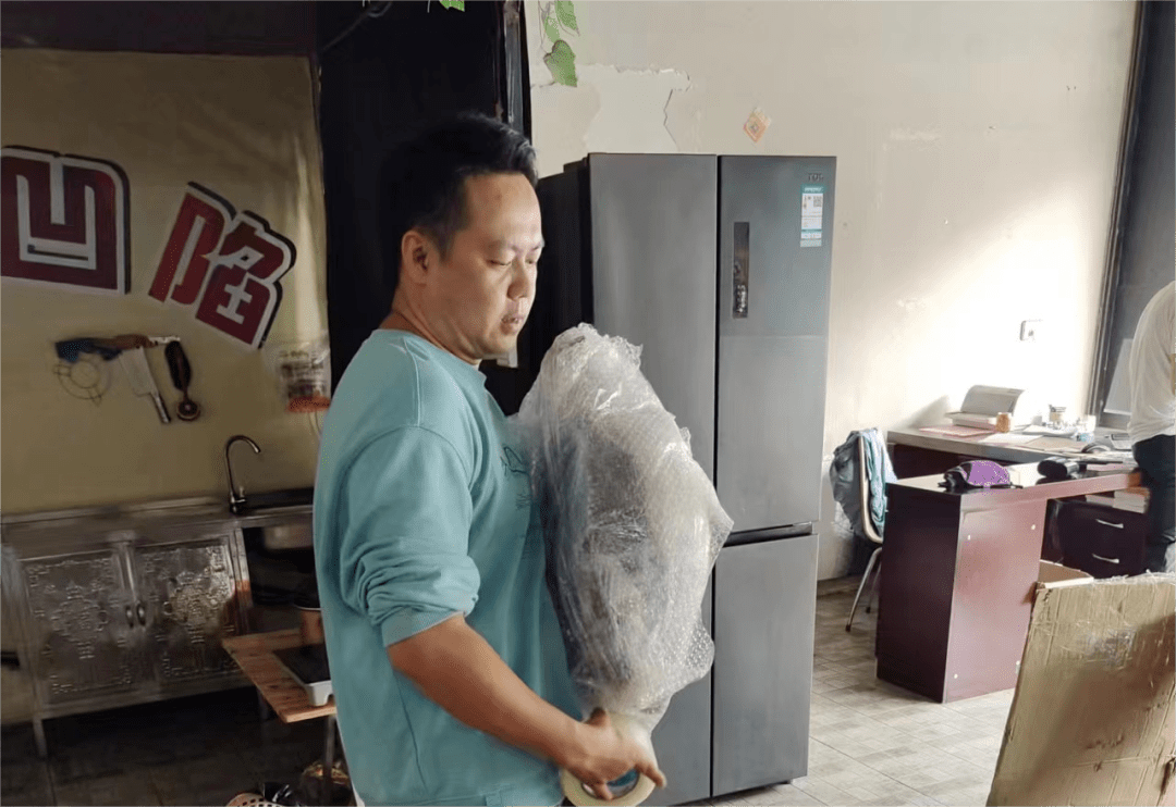 杏彩体育汽车配件汽配铺巴图鲁巴图鲁:30岁放弃十年“铁饭碗”却投身于汽配创业